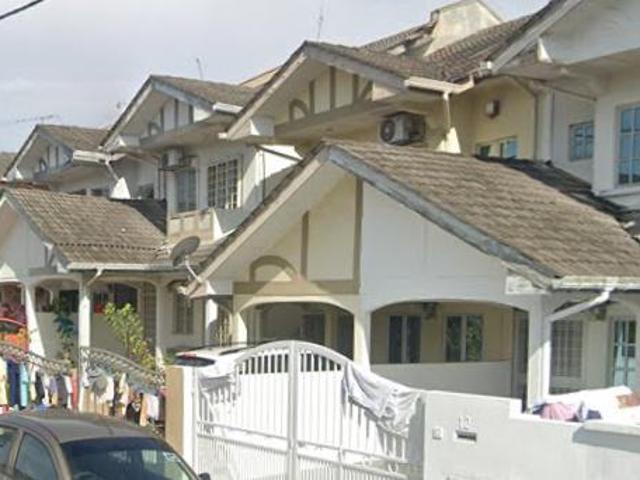 Double storey end lot Bandar Kinrara Puchong PUJ