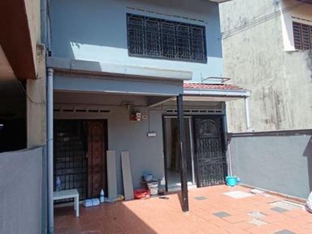 Double Storey End Lot Taman Melawati Jalan J15
