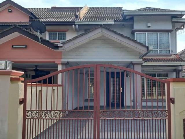 Double storey endlot house at Bukit Tinggi 2