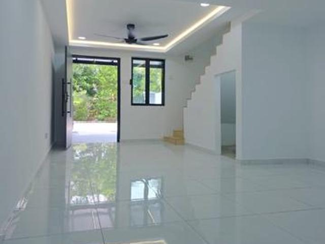 Double storey fully reno house at Senai
