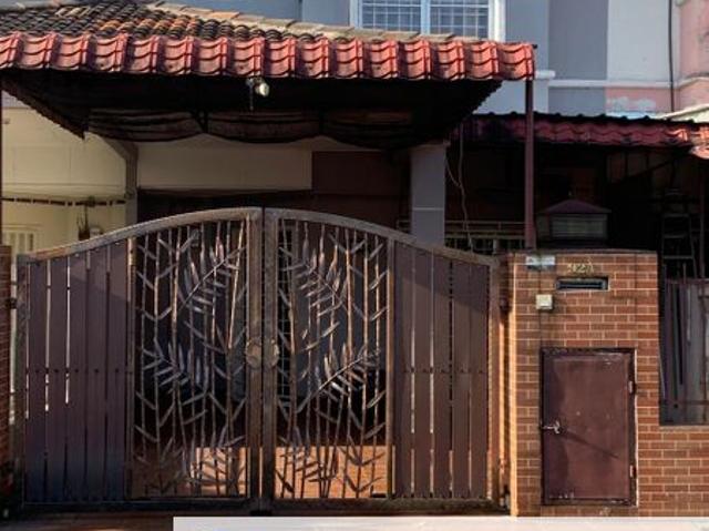 Double Storey house for sale at Bandar Puteri Klang