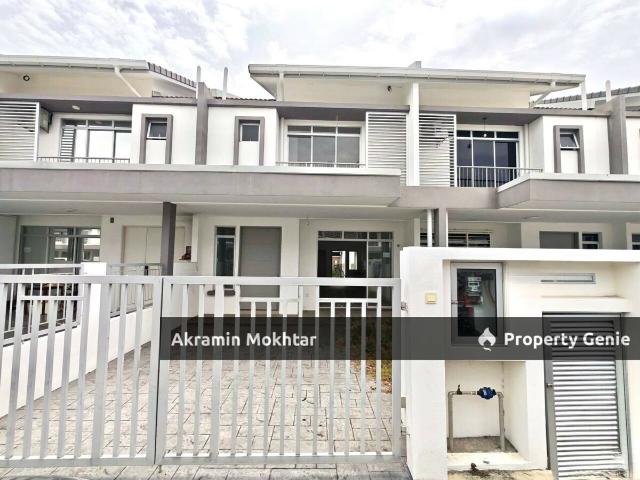 Double Storey Halya 2, Daunan Worldwide Puncak Alam