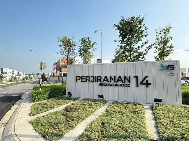 Double storey house at Perjiranan 14 Bandar Dato Onn for rent