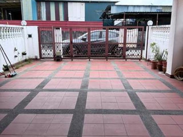 Double storey house at Seri Andalas Near to HTAR Klang