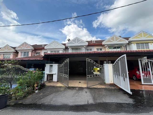 Double storey house Desa Serdang Balakong Jaya Seri Kembangan