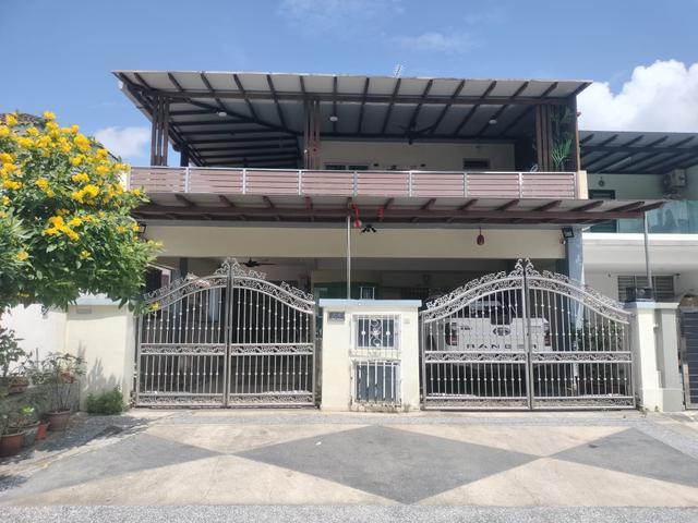 Double Storey House End lotBukit indah