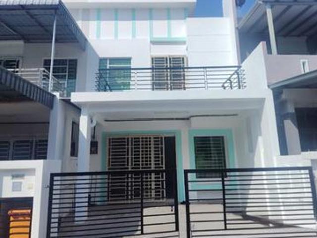 Double Storey House for Rent Nusari Aman Sendayan Spacious Well
