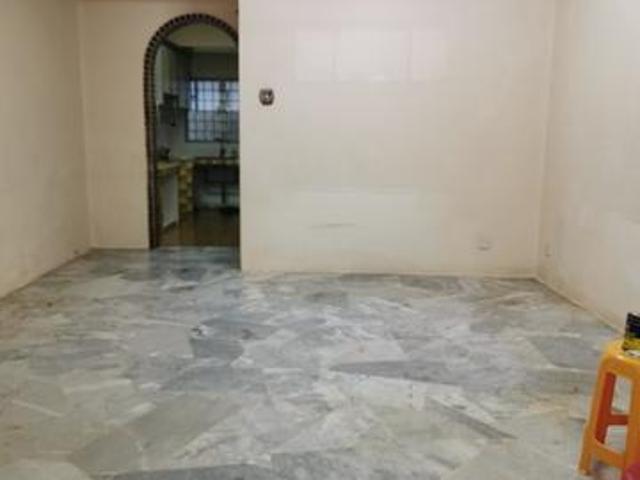 Double Storey House For Rent In Sri Gombak