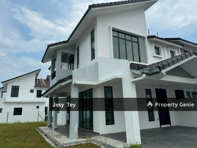 Double storey House For Rent @ Ulu Tiram
