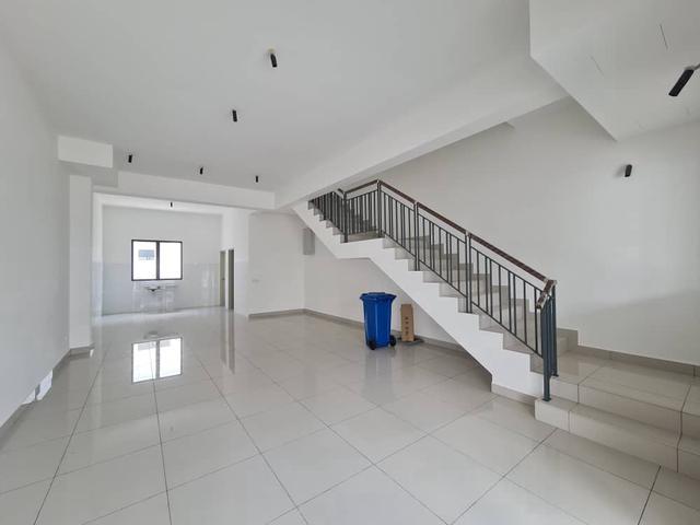 Double Storey House For SaleRobin Bandar Rimbayu