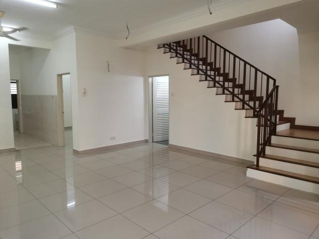 Double Storey house in Setia Bayuemas Bandar Parklands for Rental