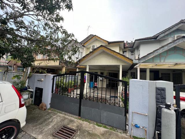Double Storey House Jalan Krisoberil Seksyen 7 Shah Alam UiTM Unisel