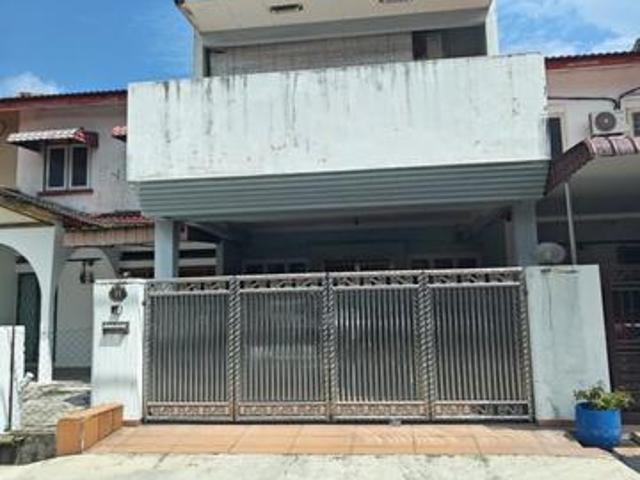 Double Storey House Located Station 18 Pengkalan Perak