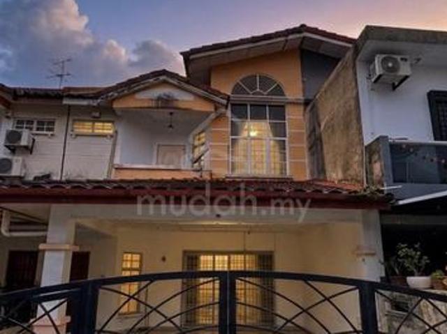 Double Storey House Taman Flora Heights 4R3B Partial Furnished