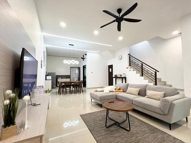 Double Storey House Seri Setali For Rent