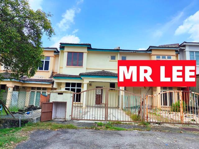 Double Storey House Taman Lestari Putra 1 LEP 1