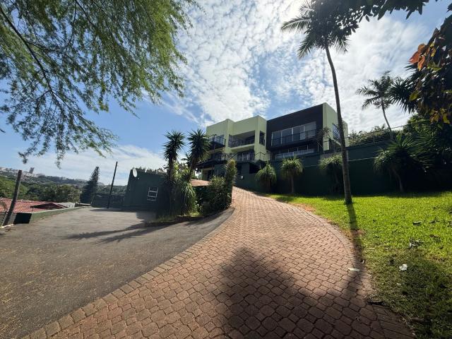 Double storey house to rent in La Lucia