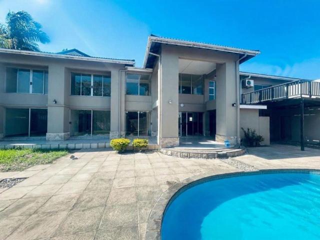 Double storey house to rent in Meer en See