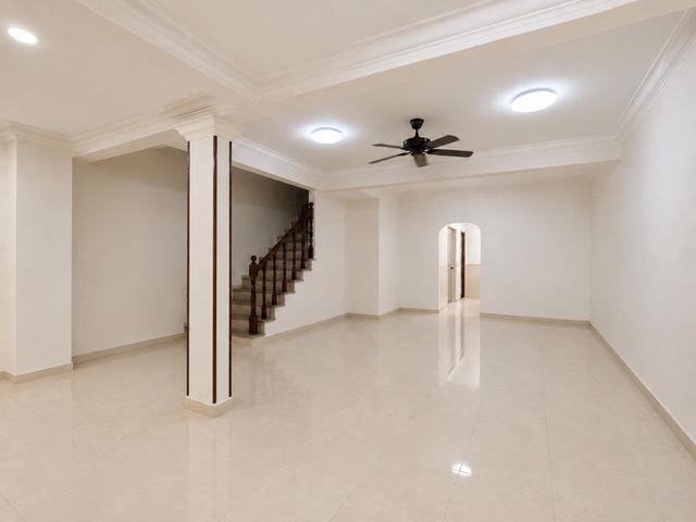 Double storey house 20x85 Anggerik Liparis Kota Kemuning Shah Alam
