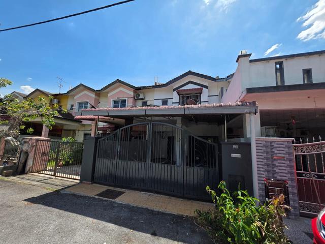 Double Storey House 4 Room For SellBandar Puteri Klang