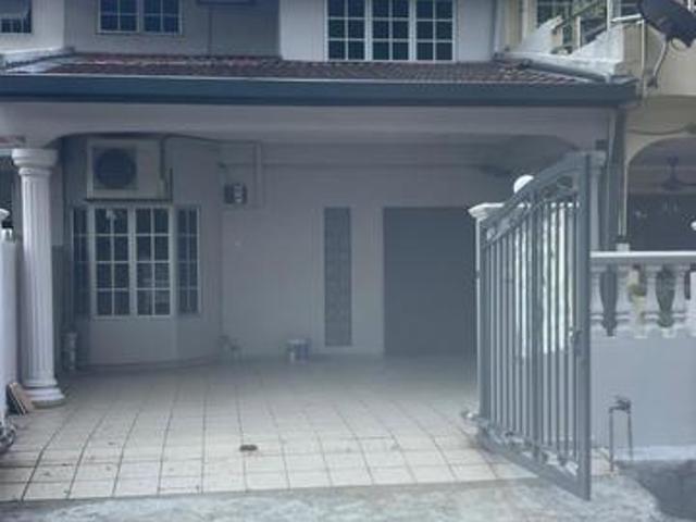 Double Storey House 4 Room For RentSri Muda Shah Alam
