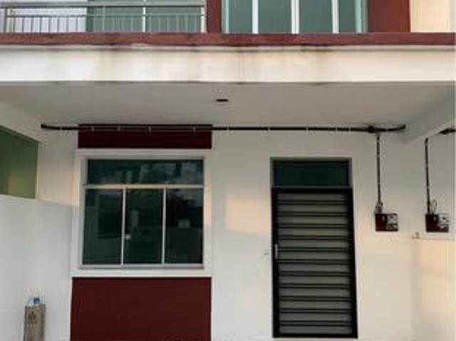 Double storey in Scientex Kundang Jaya for Rent