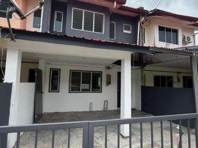 Double Storey Intermediate Terrace at Taman Batu Gong Siburan