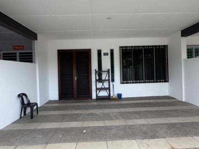 Double Storey Intermediate Terrace House Taman Uni Central