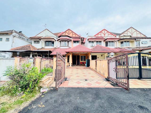 Double Storey Intermediate Terrace USJ 11 Subang Jaya