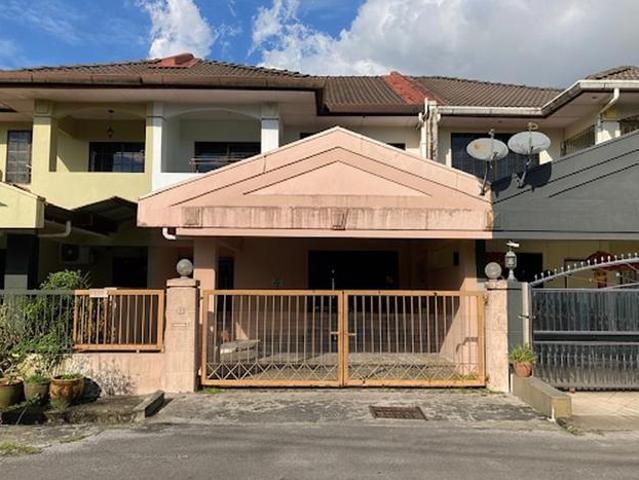 Double Storey Intermediate Terraced House at Jalan Stapok Kuching