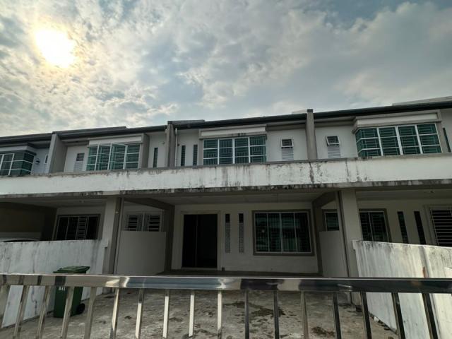 Double Storey Intermediate @ Uni Central