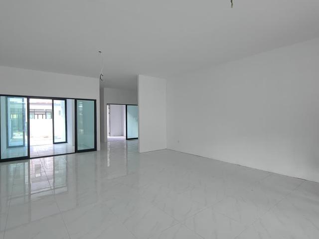 Double Storey Intermediate Ava Green 2 Jalan Stephen Yong for sale