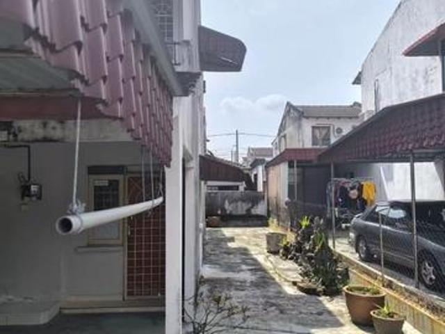 Double Storey Intermediate Corner Houses