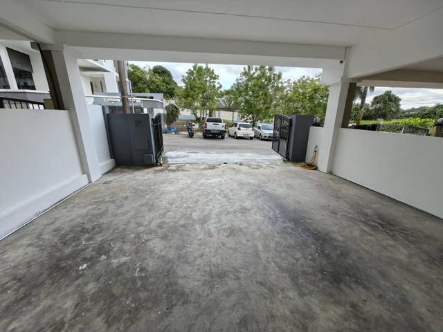 Double Storey intermediate for rent at Stutong near Saradise
