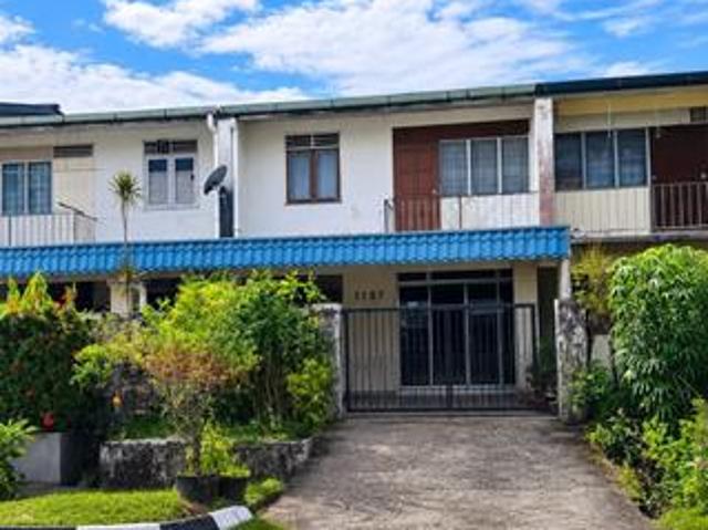 Double Storey Intermediate house at Kenyalang For Sale