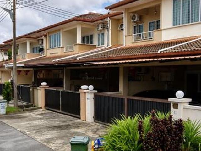 Double Storey Intermediate House For RentTiya Vista Kota Samarahan