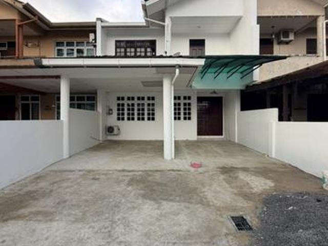 Double storey Intermediate Long Parking Perupok Gita Taman Fitrah