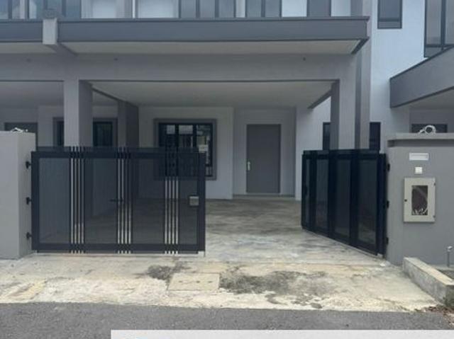 Double Storey Intermediate House @ Oaks 23, Stapok for sale