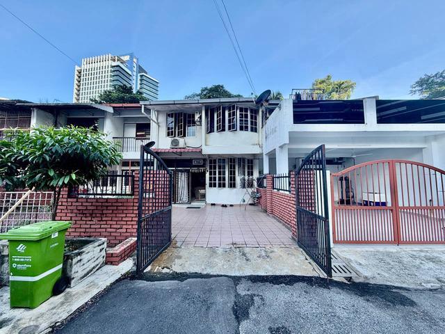Double Storey Jalan Bukit Raja Taman Seputeh Kl near Brickfields