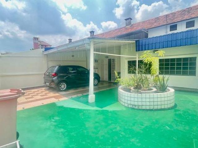 Double Storey Jalan Carey Seksyen 1A Petaling Jaya nr Jalan Templer Pj