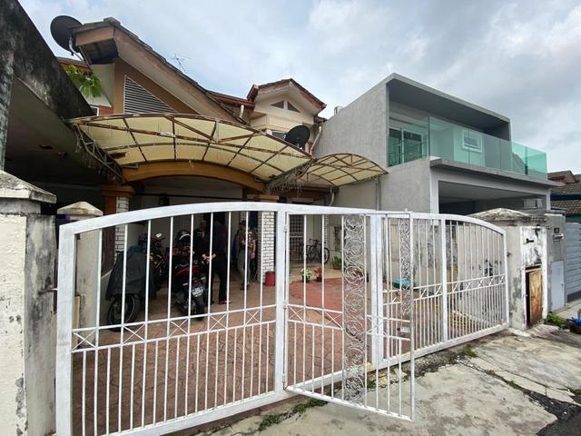 Double Storey Jalan Suadamai Bandar Tun Hussein Onn Cheras Selangor