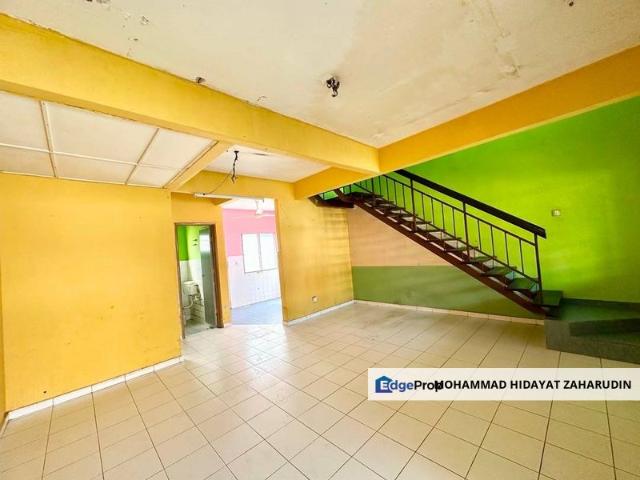 Double Storey Jalan Seri Pagi Saujana Utama Sungai Buloh