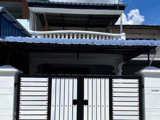 Double Storey Johor Jaya Fully renovated