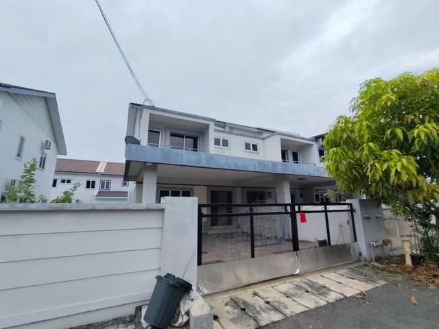 Double Storey Lahat Intermediate Corner For Rent