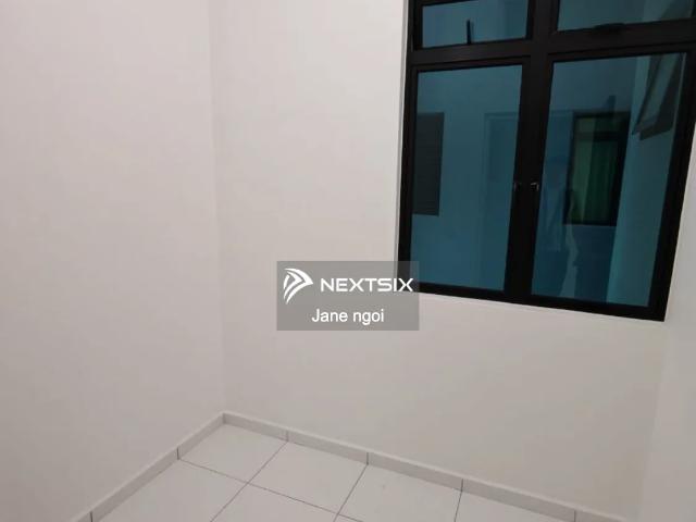 Double storey link bungalow 5 Bedroom 5 washroom 1 maid room 2 Storeroom Corner lot