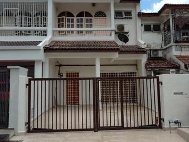 DOUBLE STOREY LINK HOUSE Taman Universiti Indah Seri Kembangan