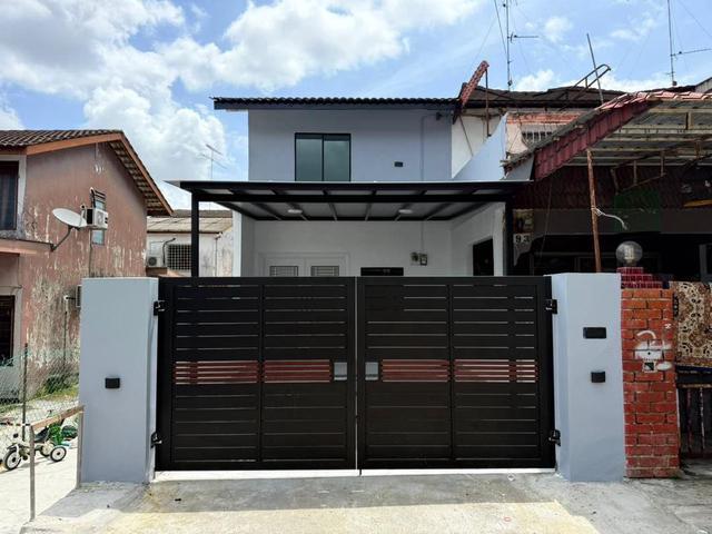 Double Storey Low Cost End Lot for sale Saleng Kulai well Renovate