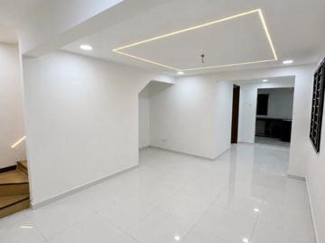 Double Storey Low Cost RENOVATED EXTENDED Bandar Seri Alam MASAI