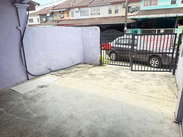 Double storey low cost 3 bedroom Taman Kota Masai Jalan Pulasan