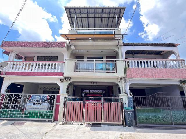 Double storey Low costTmn kluang barat